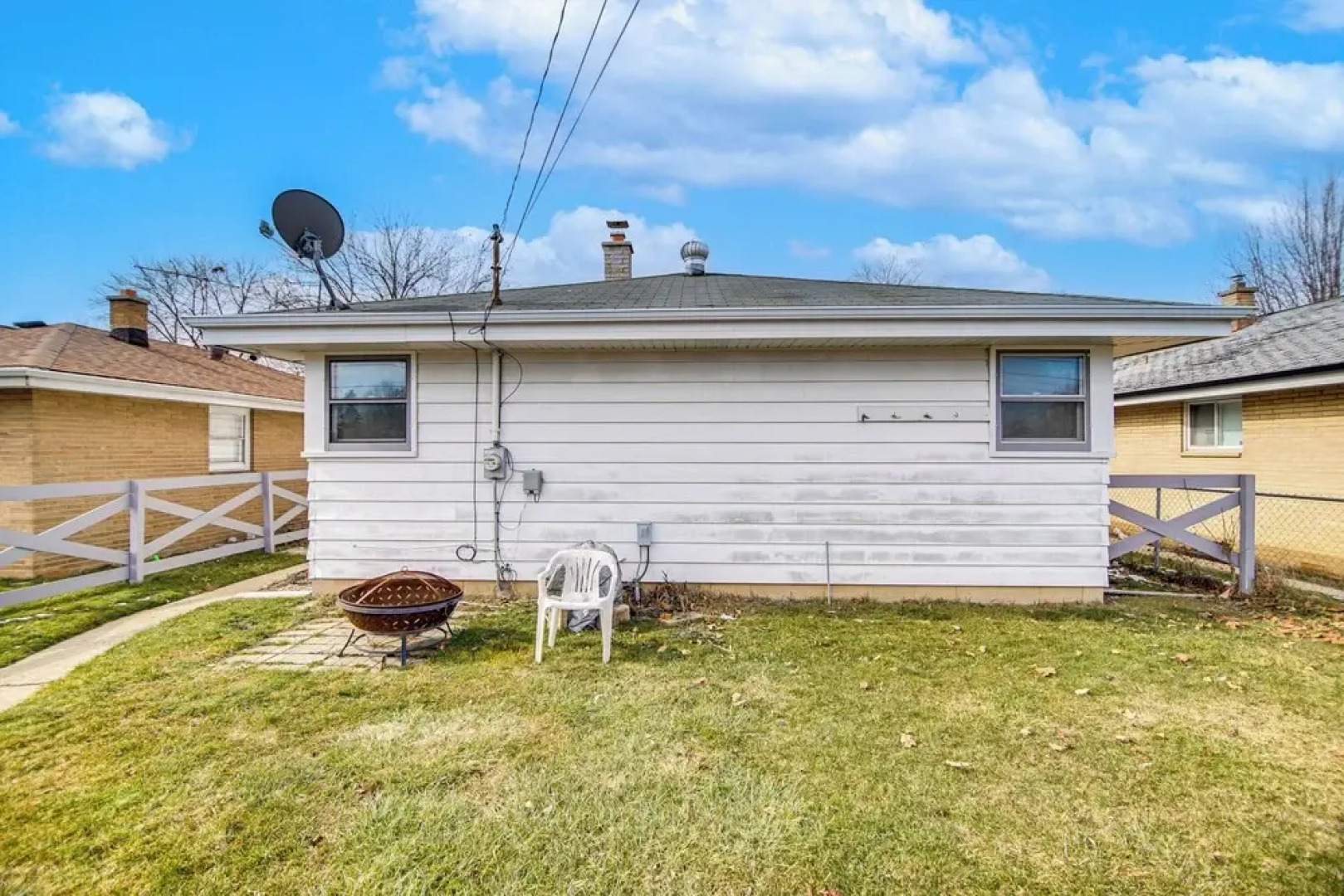 Milwaukee Home w/ Fire Pit ~ 8 Mi to Lake Michigan