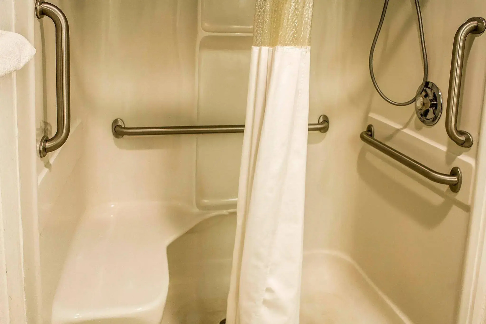 Rodeway Inn & Suites Roseburg