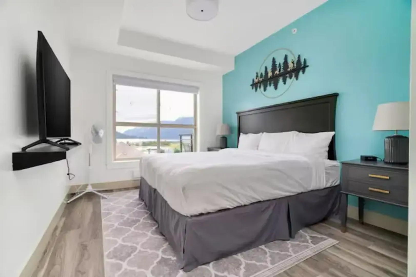 Lakeview Splendor 7BR Penthouse Bliss