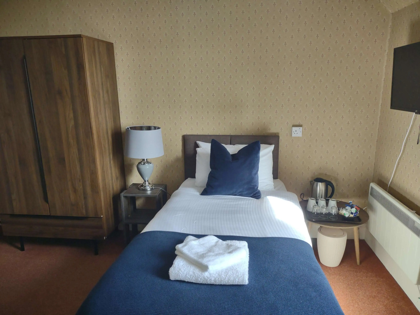 The Stromness Hotel by Paymán Club