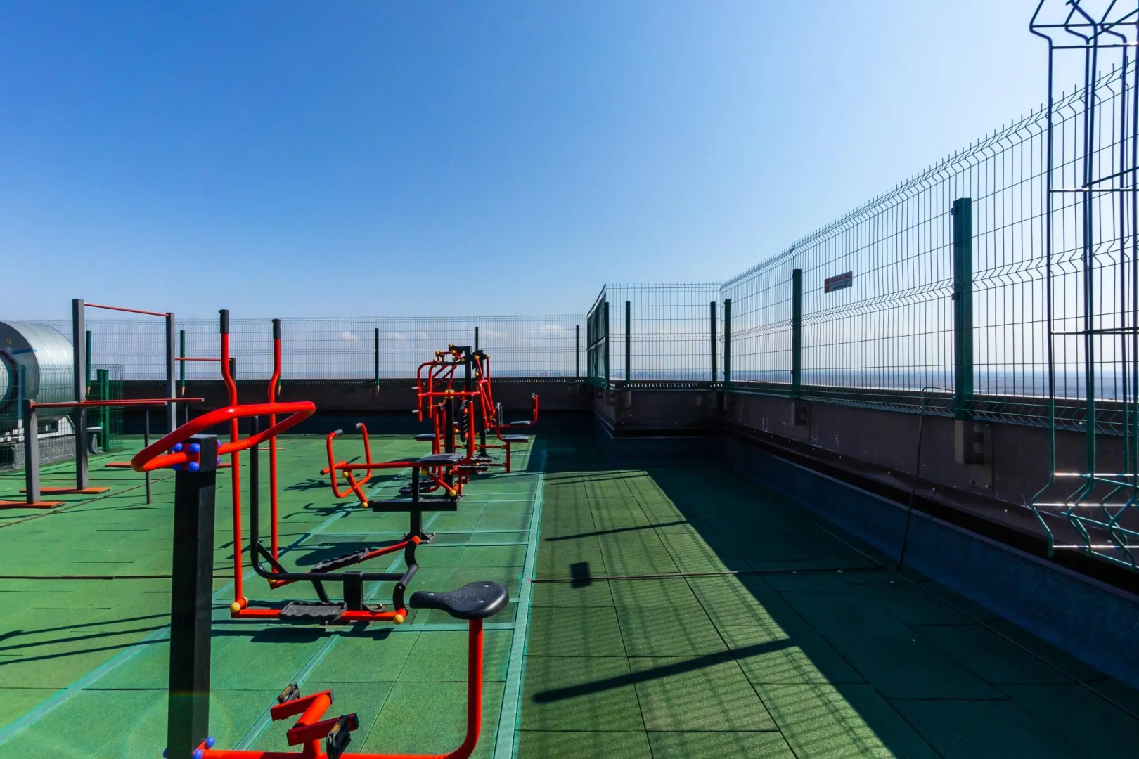 Вершина на переулке Зеркальный