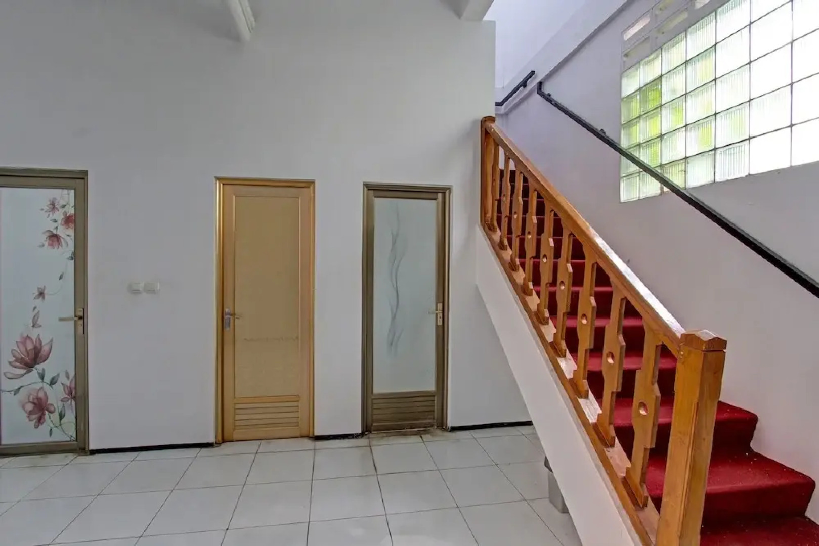 Spot On 91523 Kenari Guesthouse