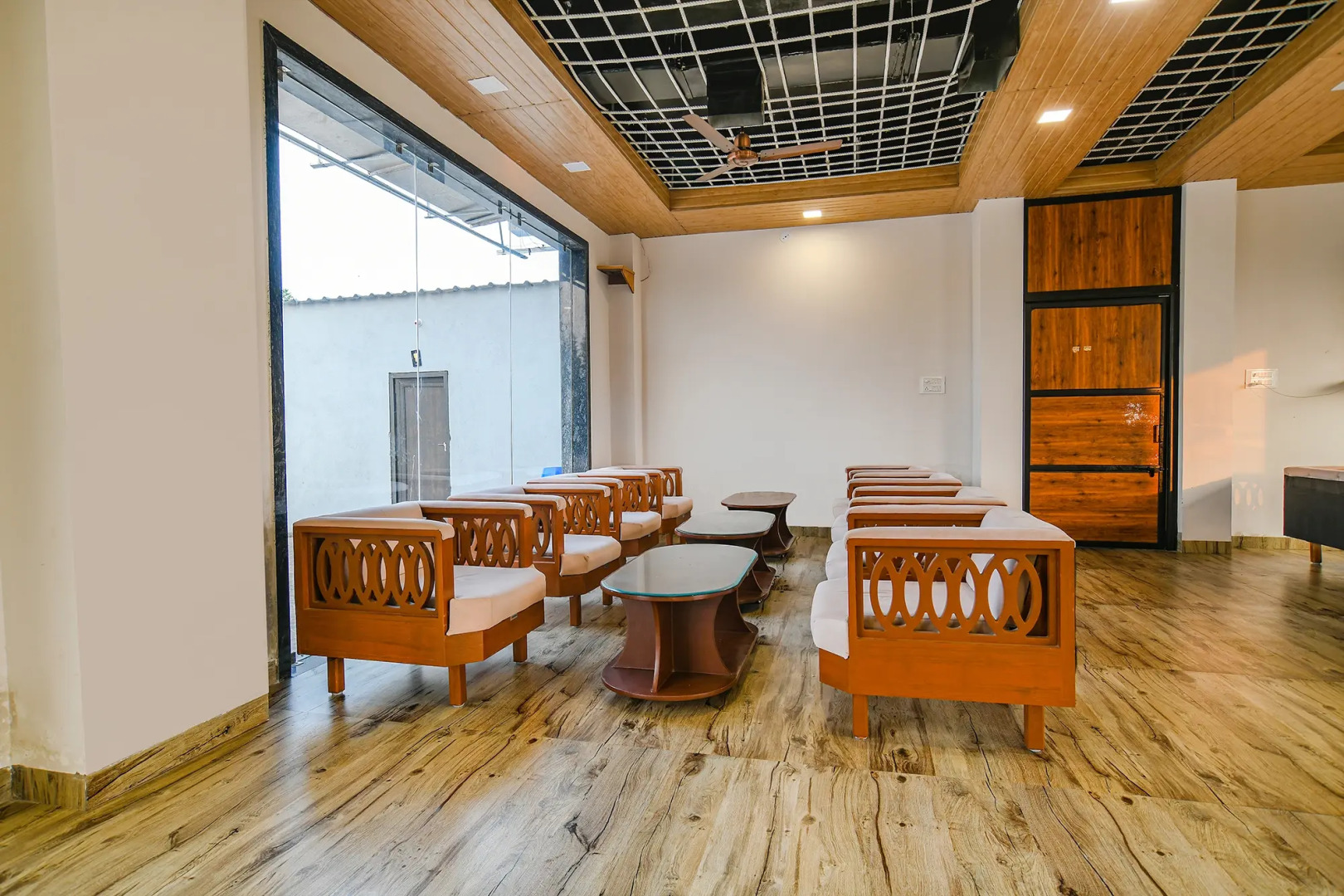 Fabhotel Celebrate Inn