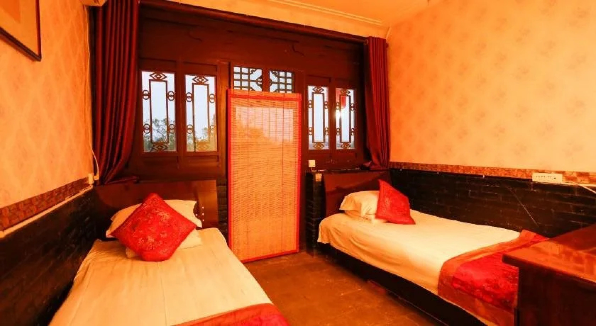 Pingyao Longyuan Inn