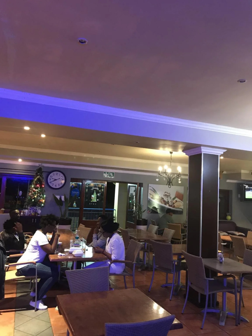 VJ's Guesthouse and Restaurant