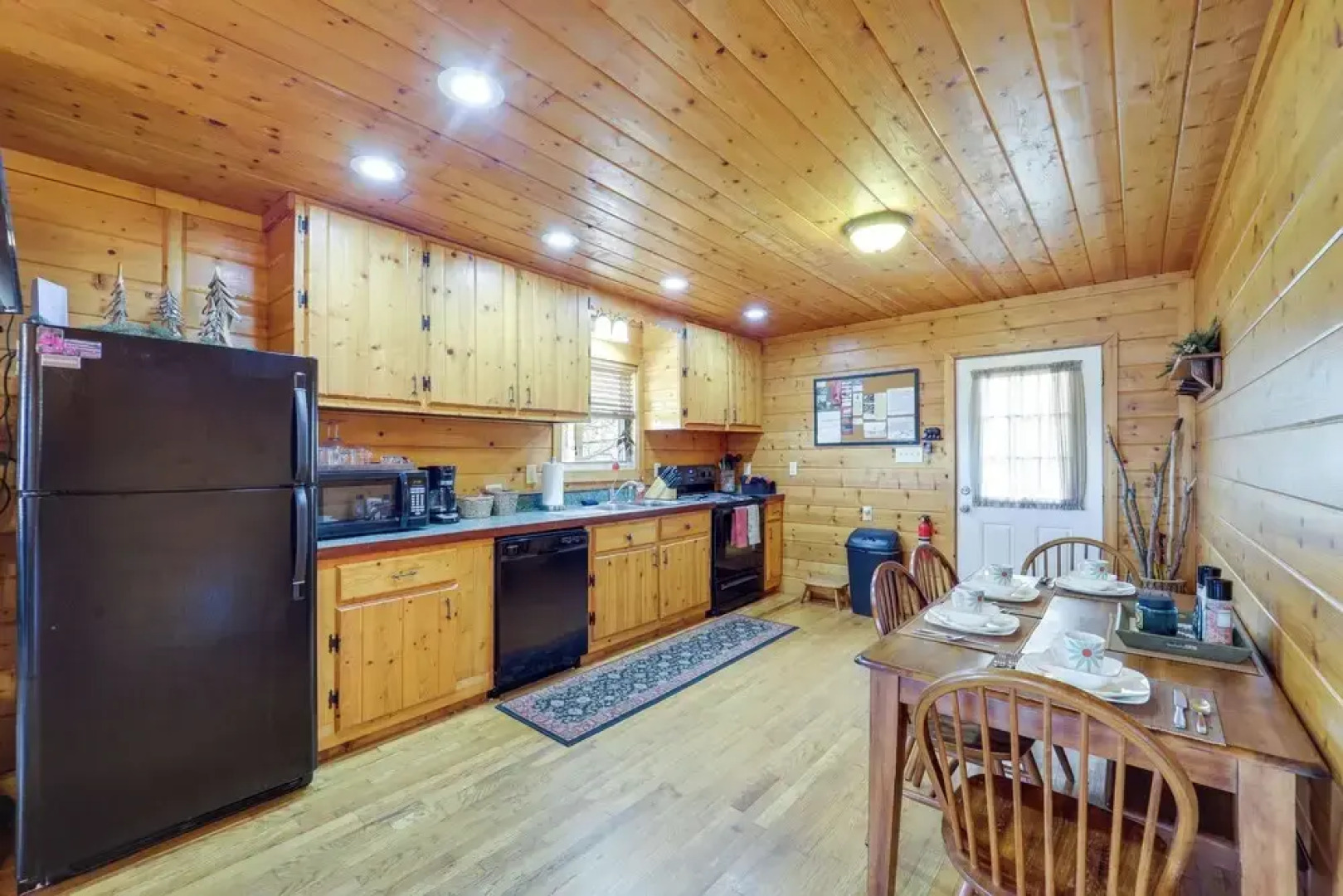 Secluded Lenoir Cabin: 4 Mi to Dtwn Blowing Rock