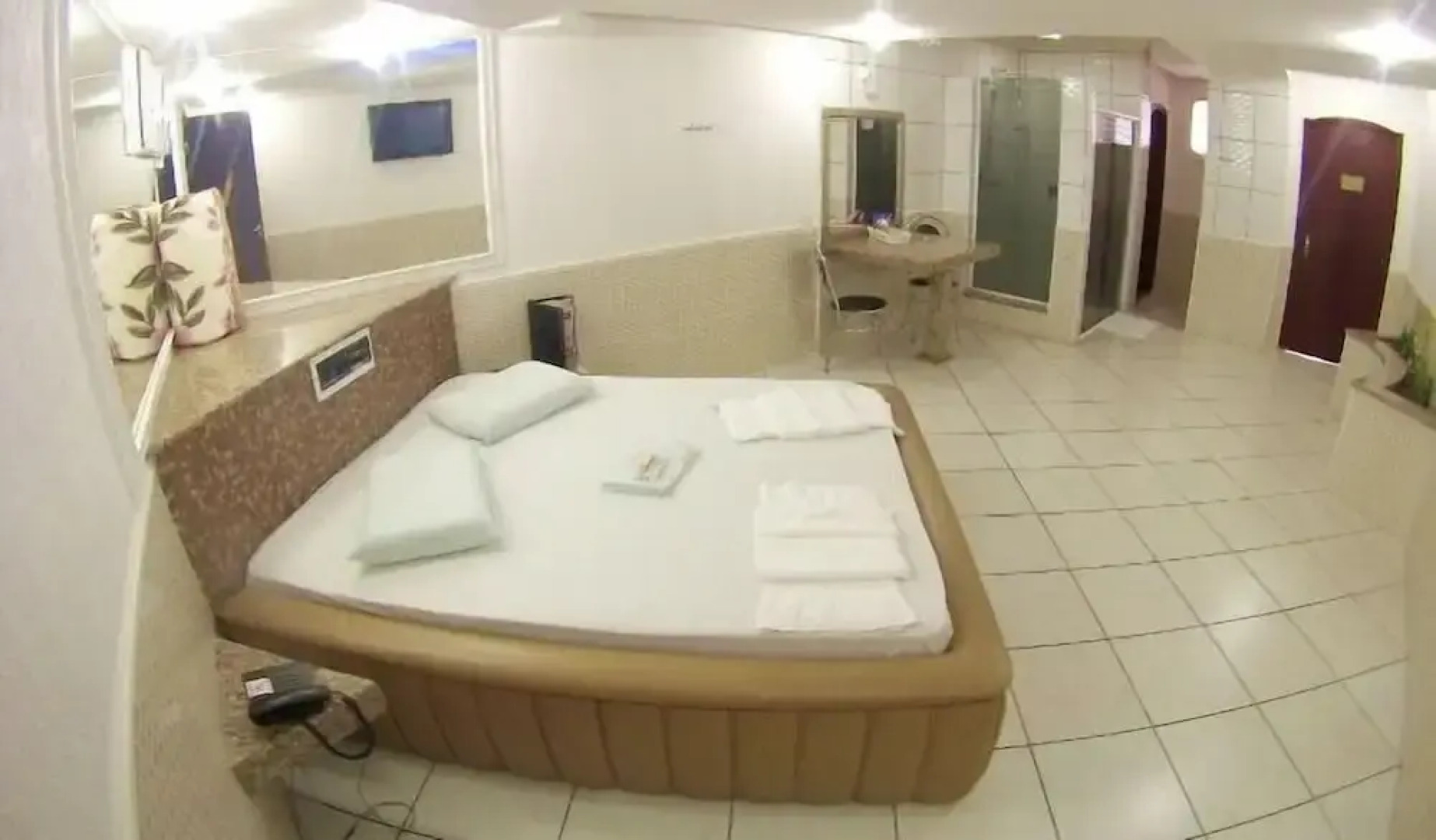 Flamboyant Motel - Adults Only