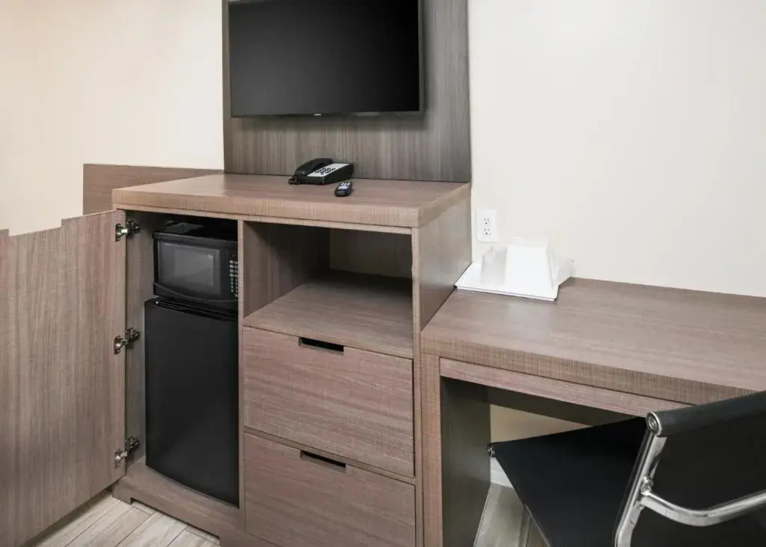 Sea Rock Inn - Long Beach