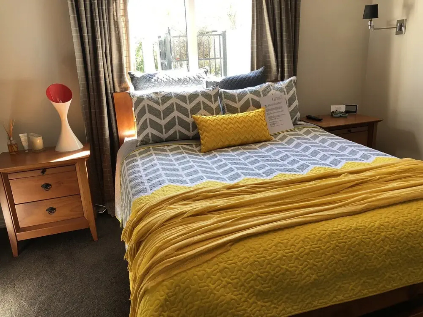 Country Lane Gardens