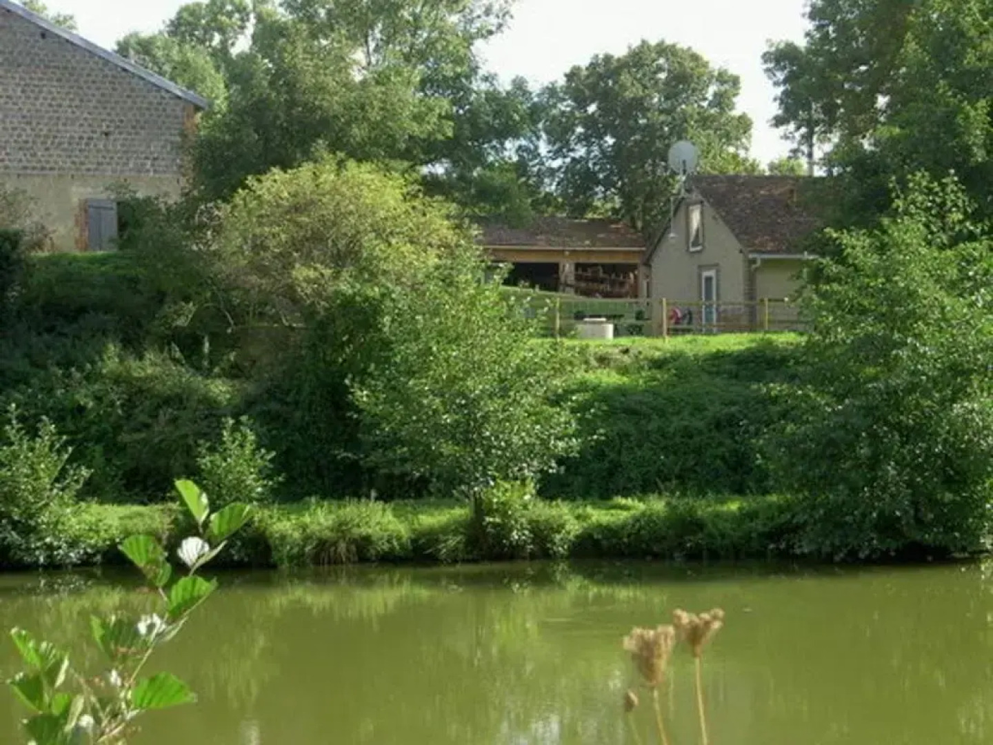 Gîte Châtel-de-Neuvre, 2 pièces, 3 personnes - FR-1-489-22