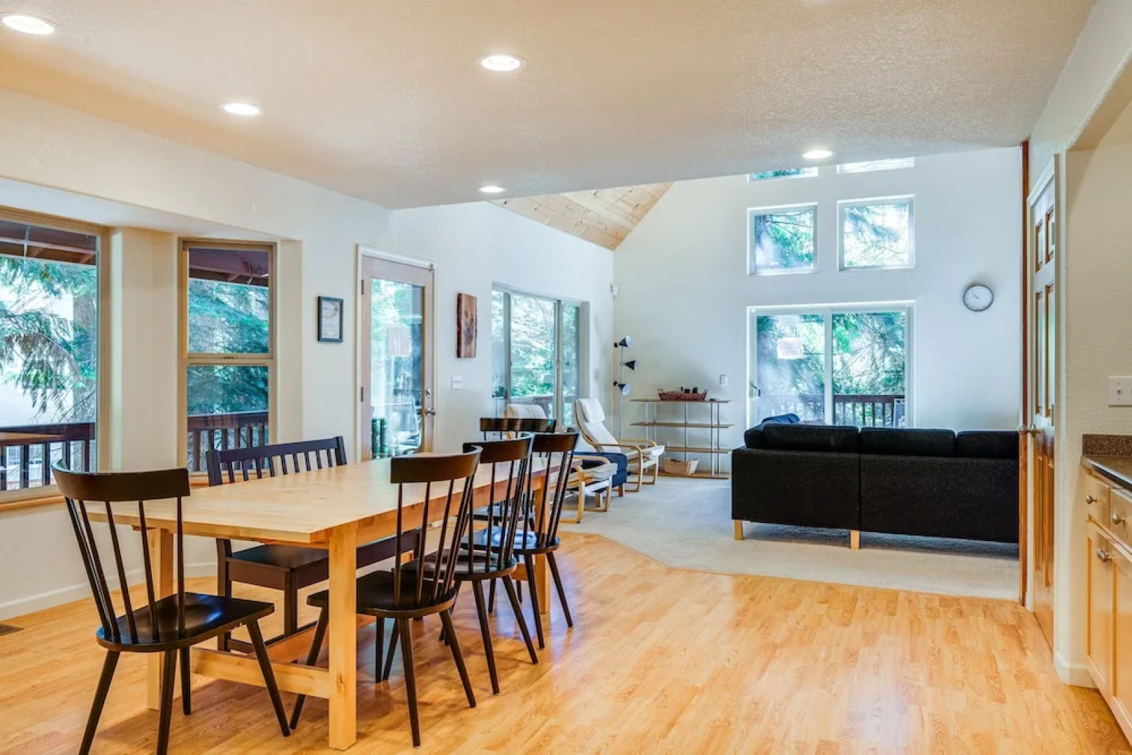 Spacious Vacation Rental Cabin ~ 4 Mi to Big Trees