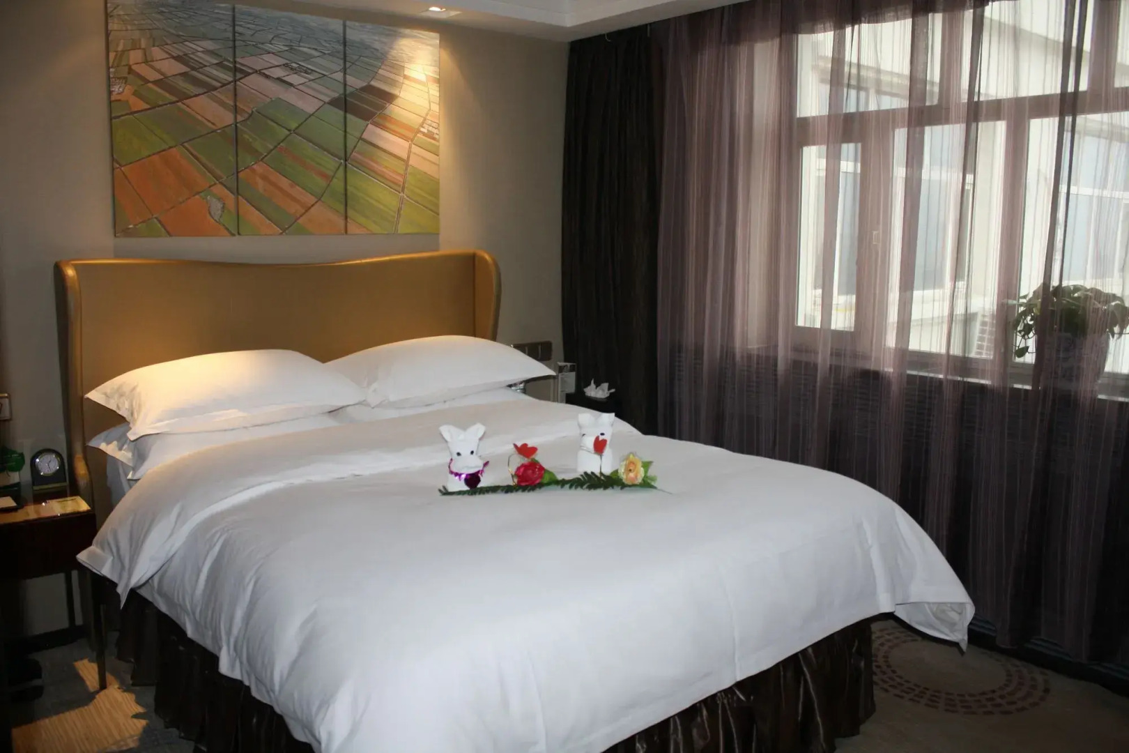 Yili Black Bee Manor Eco Hotel