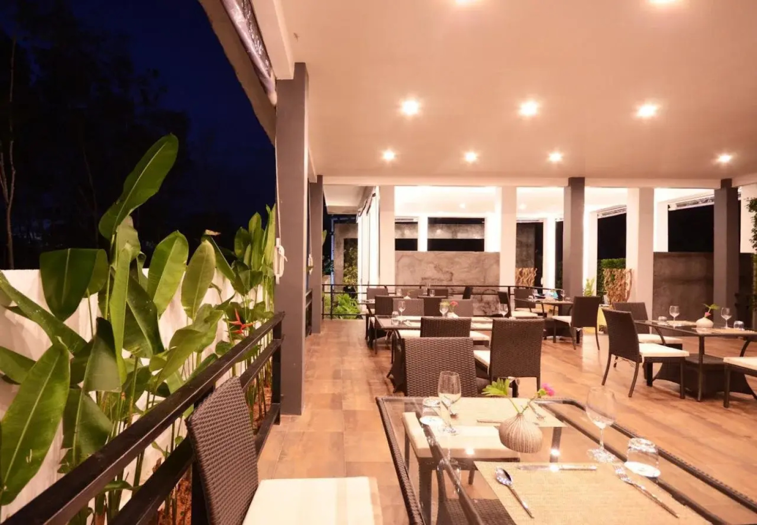 Wanaburi Resort