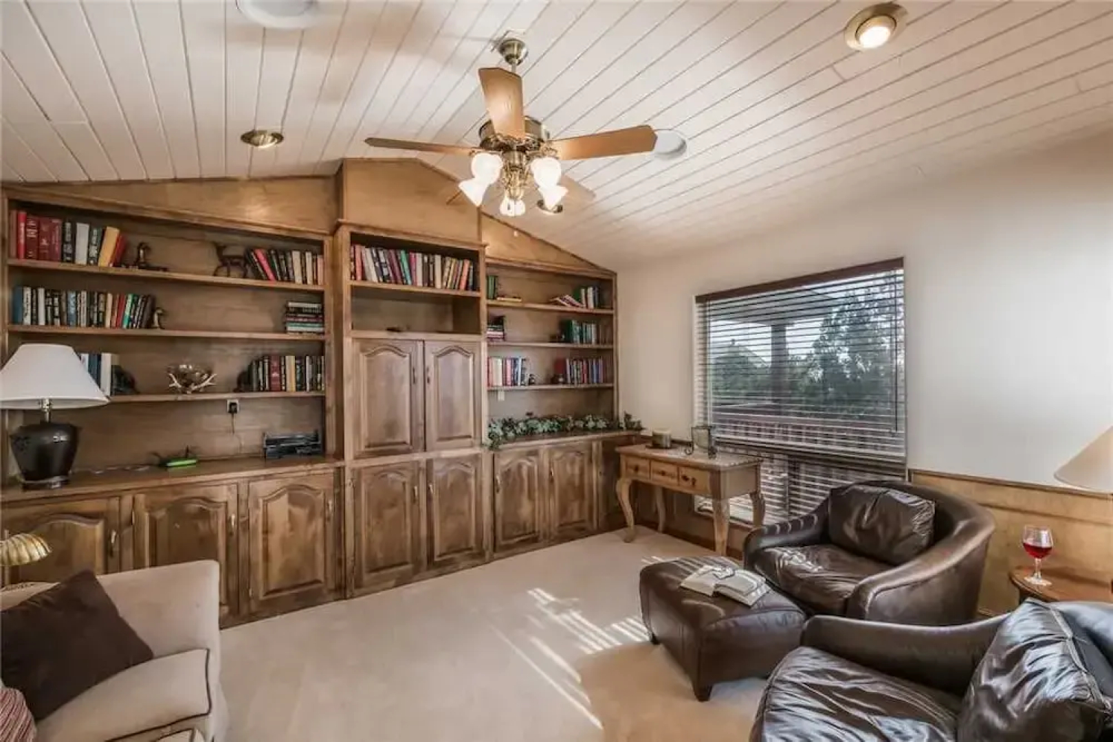 Partridge Home - Six Bedroom Cabin with Hot Tub