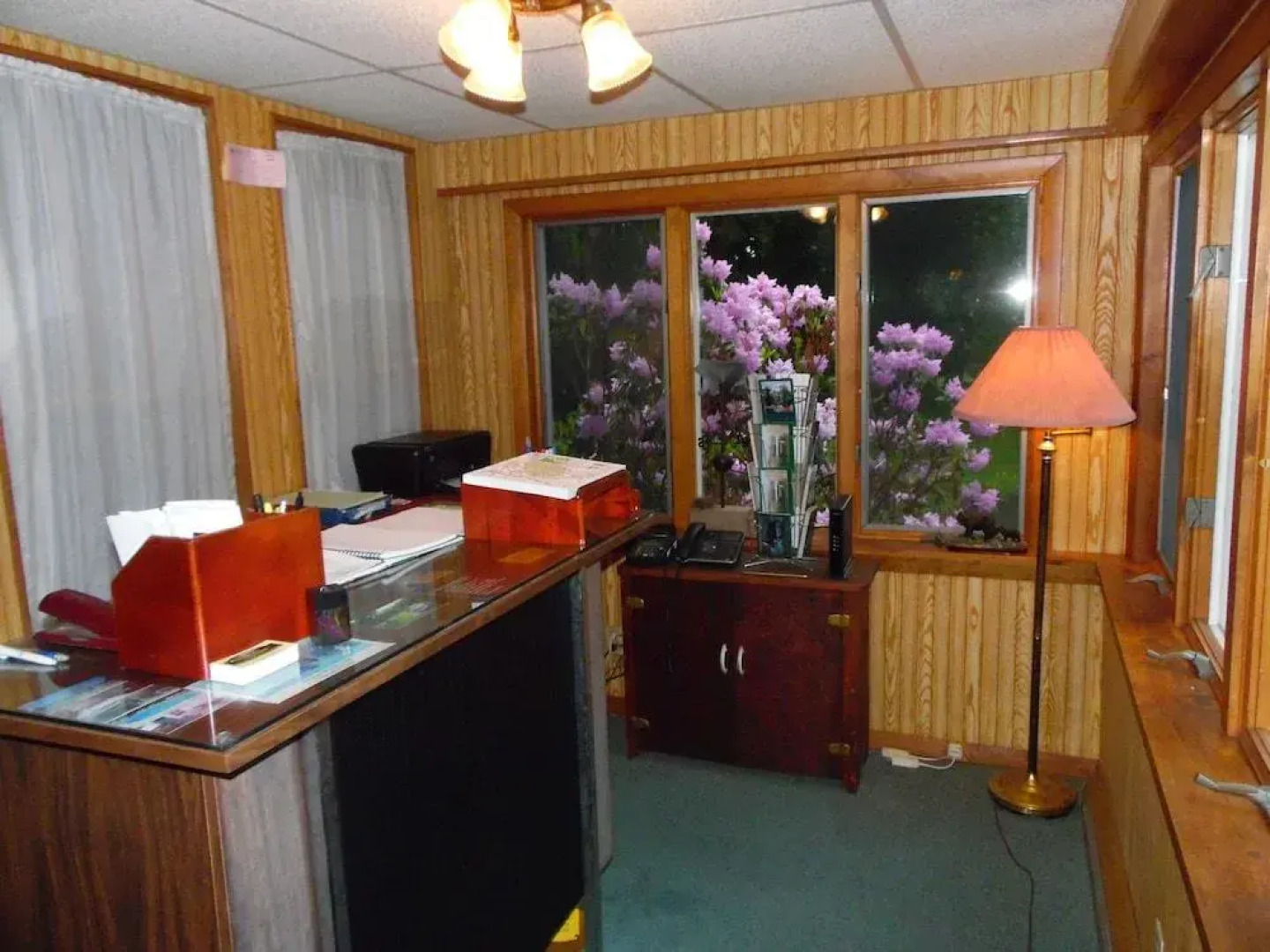 White Mountain Motel And Cottages