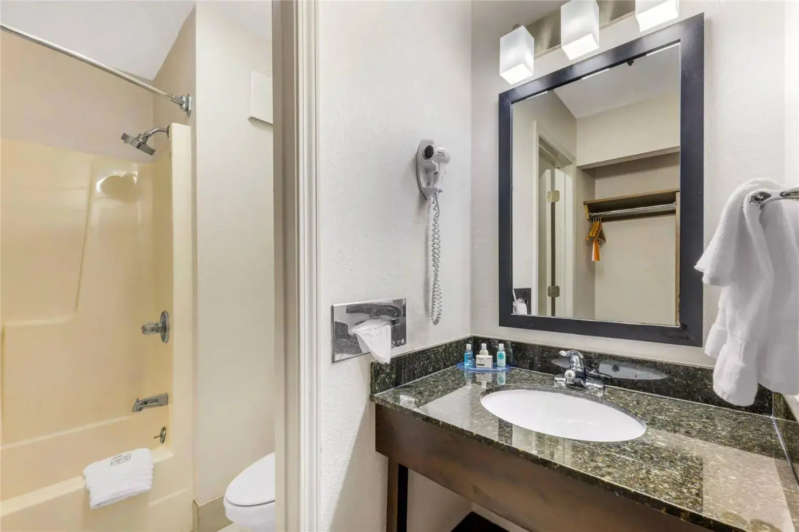 Comfort Inn Bourbonnais near I-57