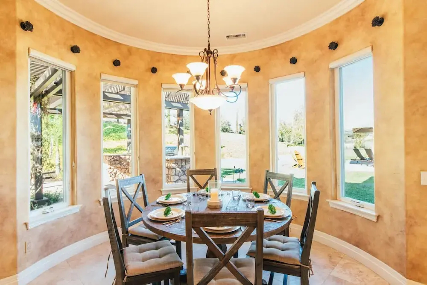 Twilight Vines by AvantStay | Sleeps 20! Wine Country Estate w/ Views