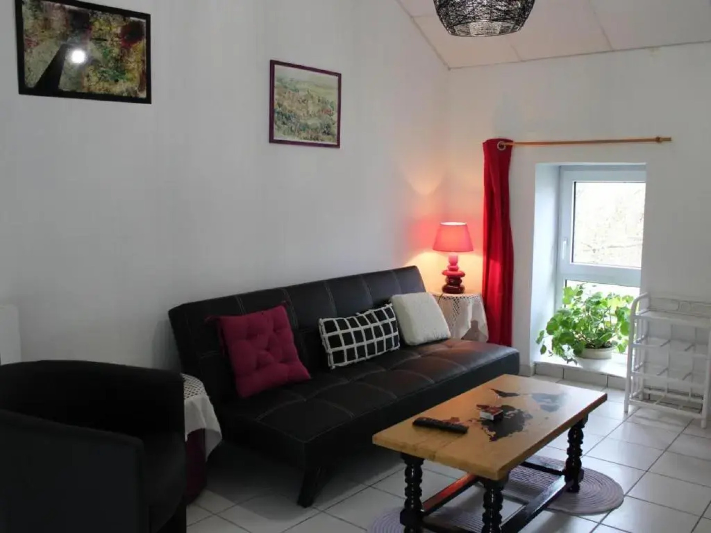 Gîte Châtel-de-Neuvre, 2 pièces, 3 personnes - FR-1-489-22