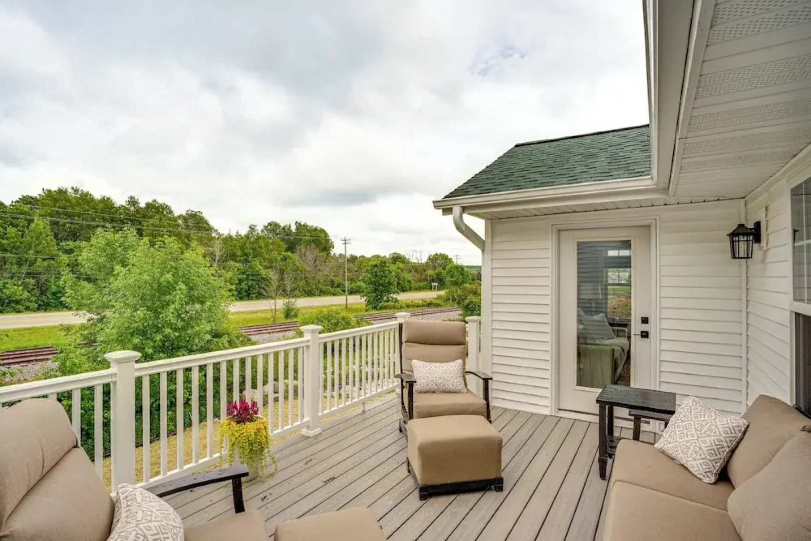 Walk to Beaches + Restaurants: Elkhart Lake Escape