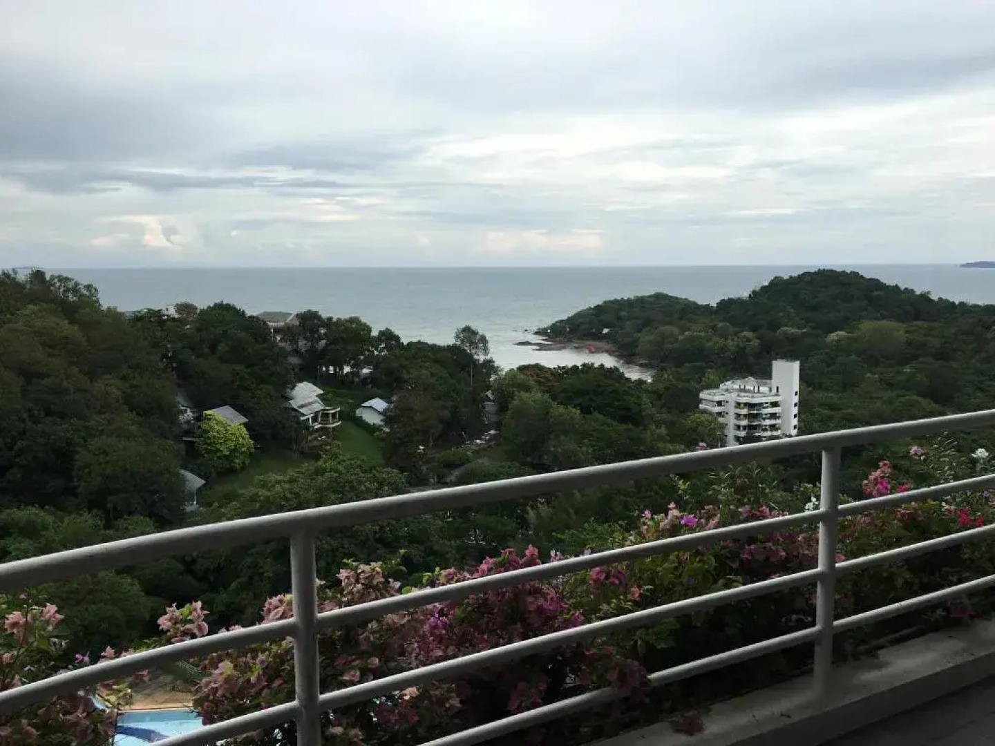 Hin-Suay Nam-Sai Place