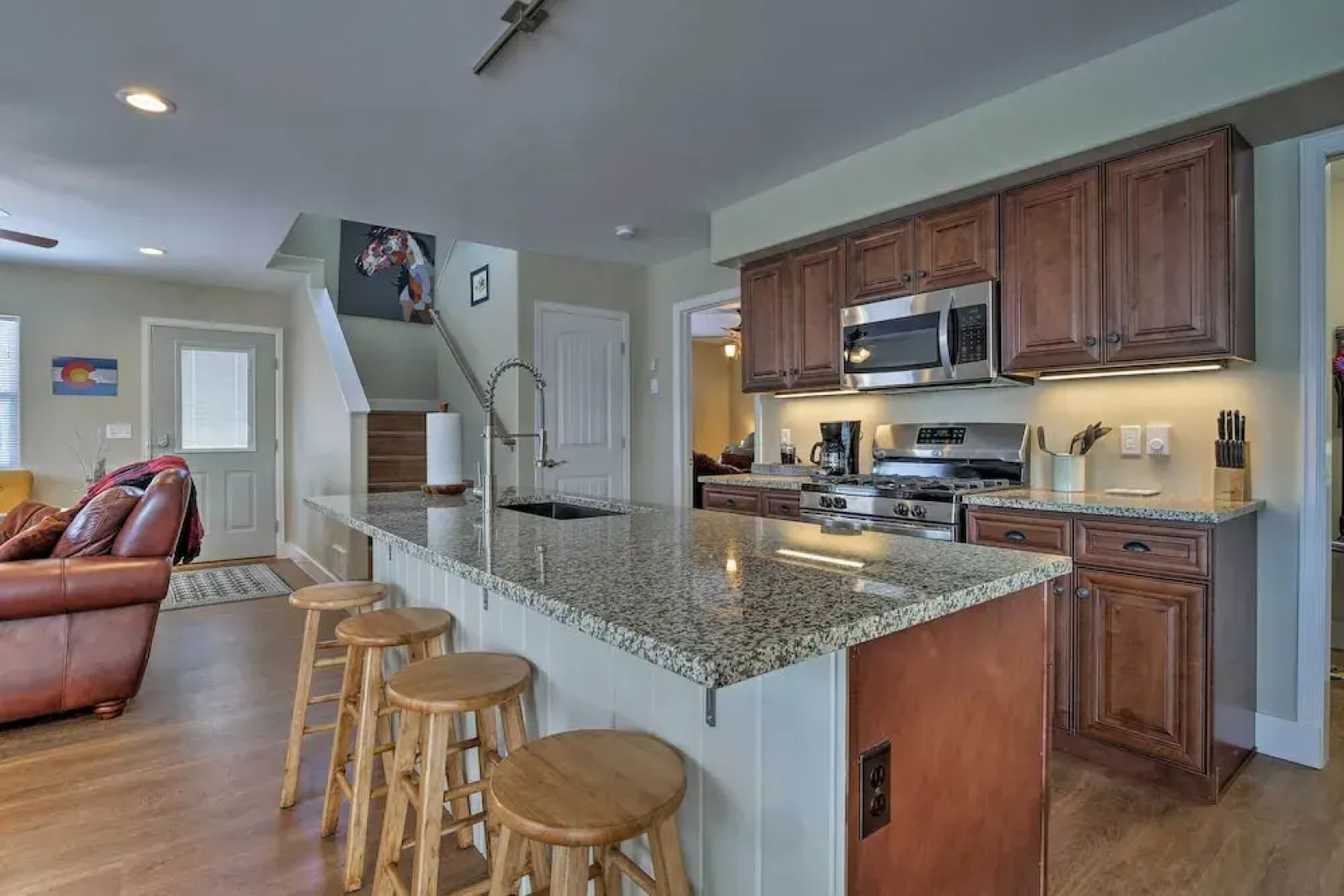 30 Mi to Crested Butte: Dog-friendly Home By River