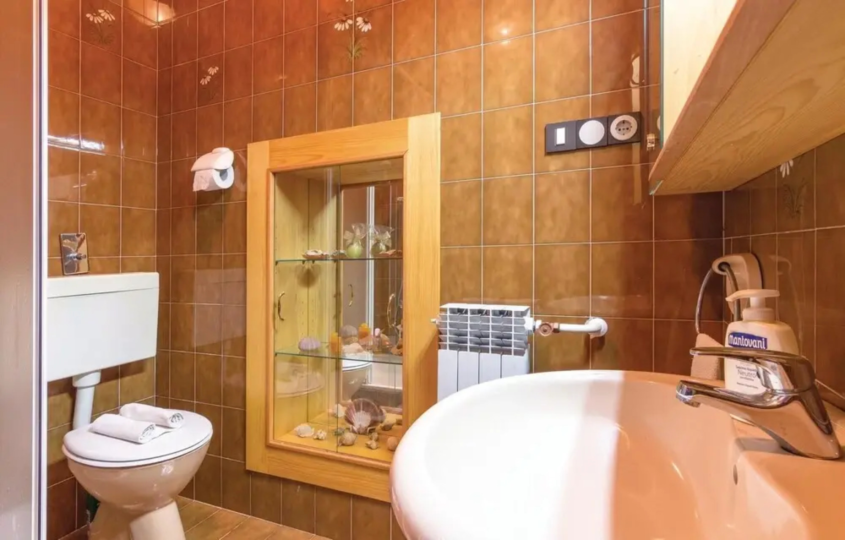 Awesome Home in Pula with WiFi, Hot Tub & Sauna