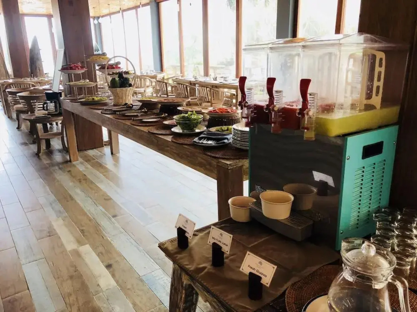 Thaproban Pavilion Waves Unawatuna