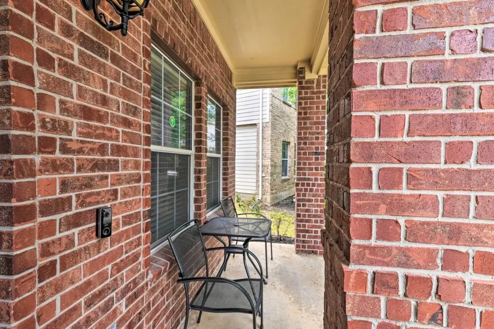 Spacious & Central Katy Retreat: 27 Mi to Houston!