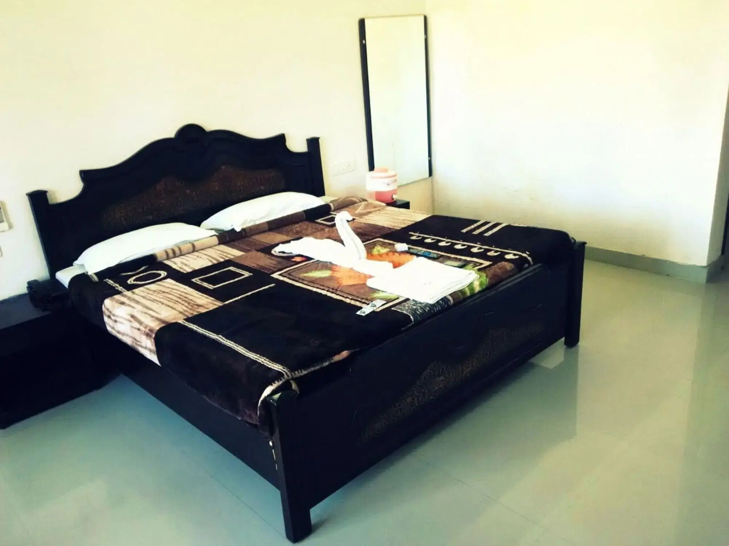 Rang Bhawan Inn- A Lake View Hotel