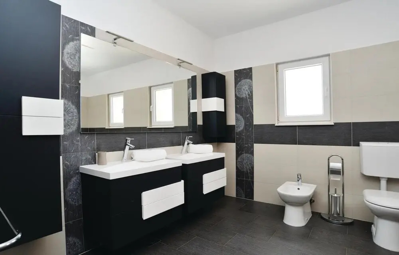 Beautiful Home in Pridraga With Wifi and 5 Bedrooms