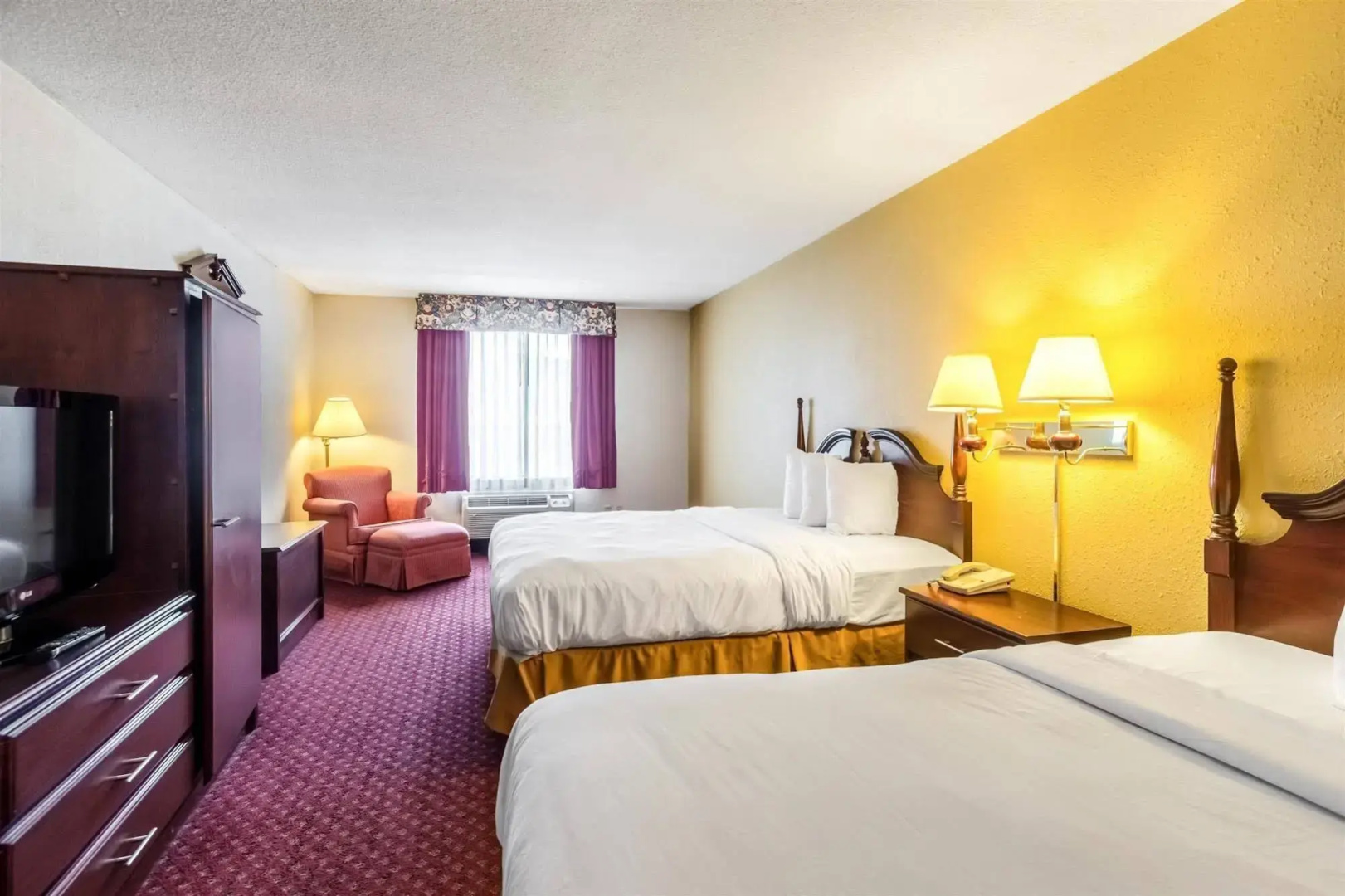Econo Lodge Inn & Suites Chambersburg Central