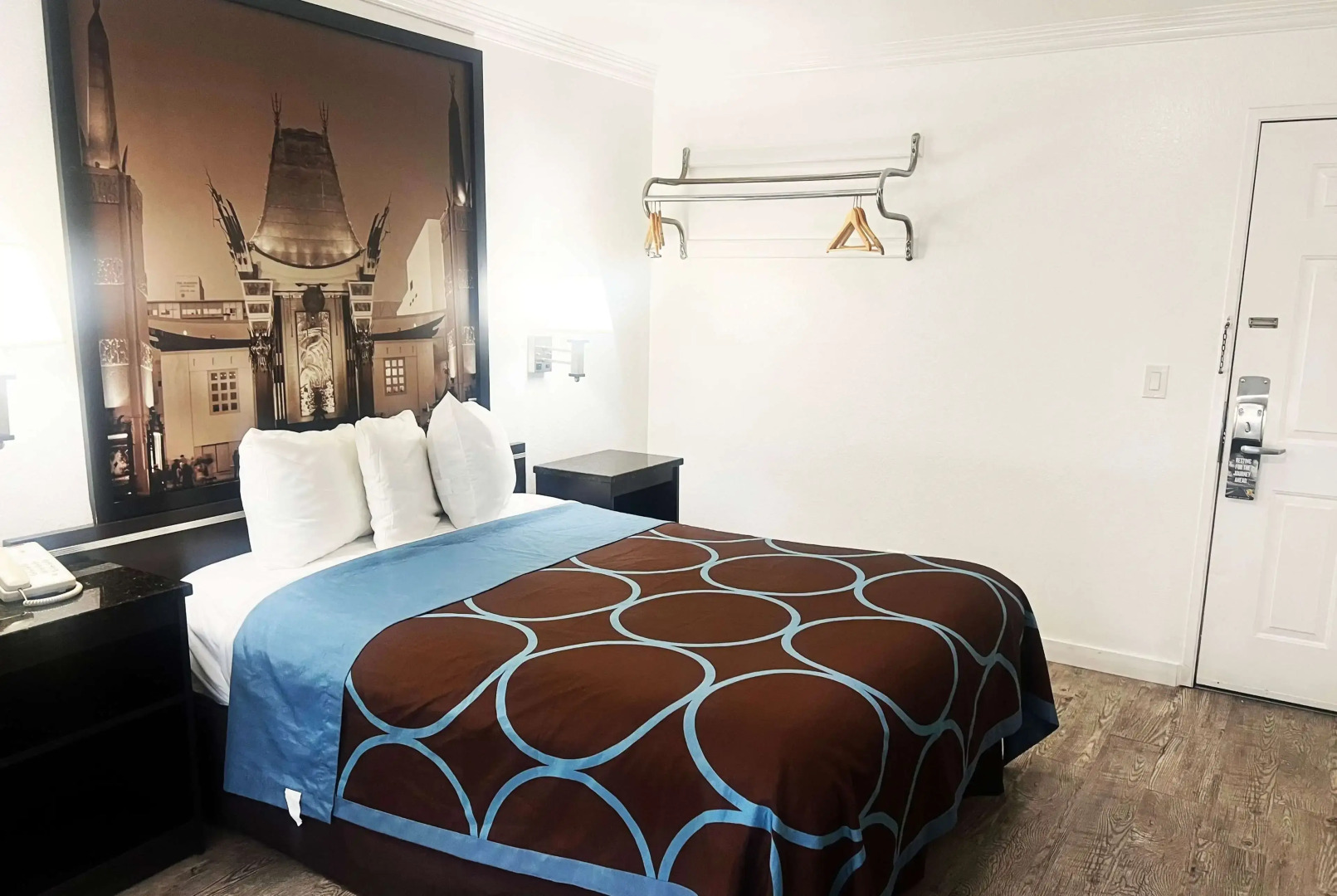 Super 8 by Wyndham Hollywood/LA Area