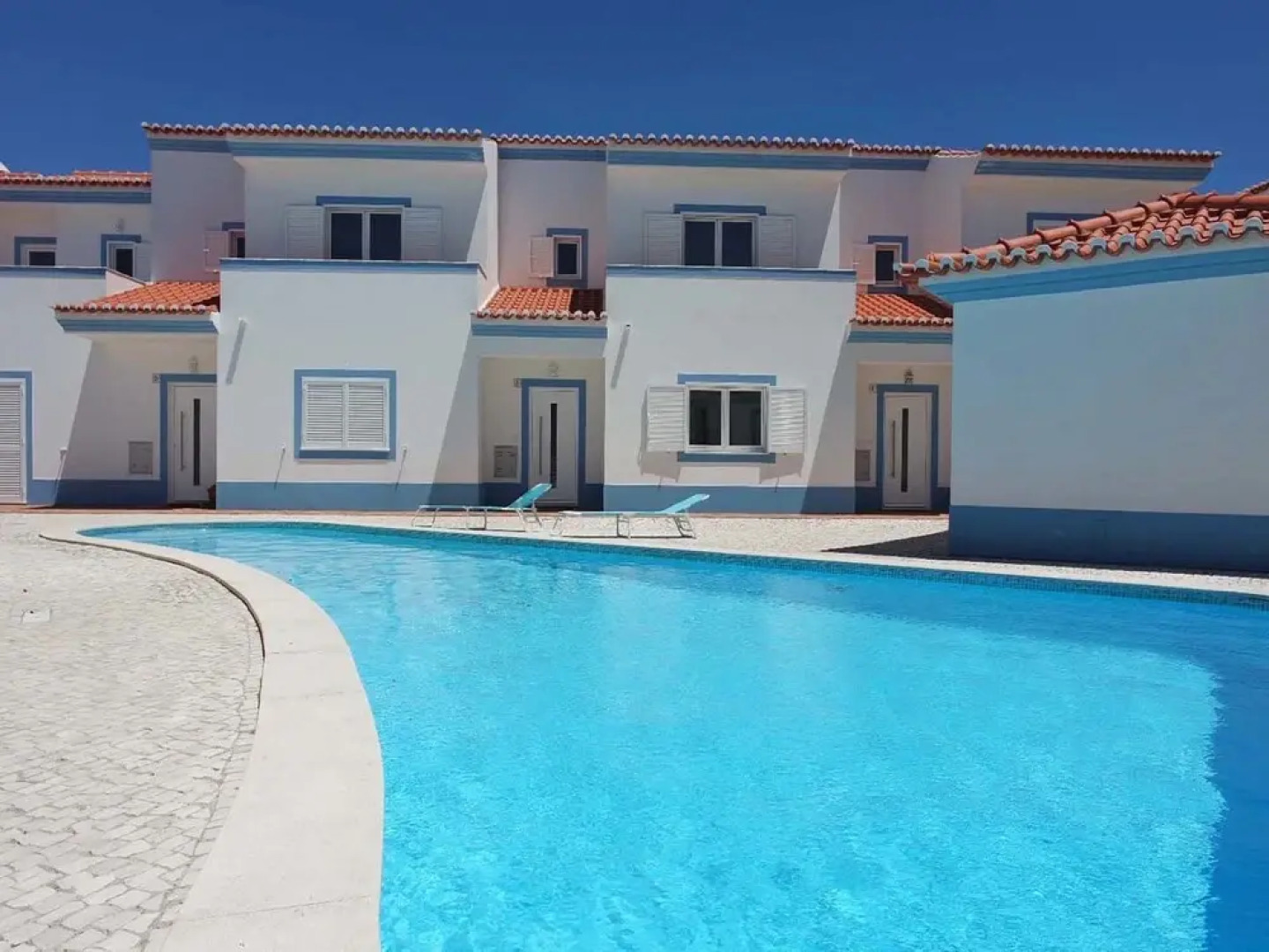 D01 - Coastal Townhouse by Dreamalgarve