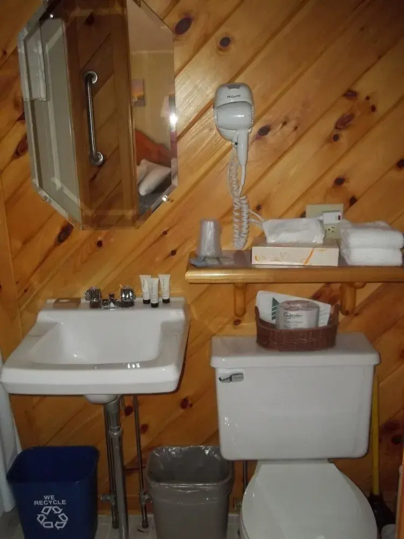 Wiscasset Woods Lodge