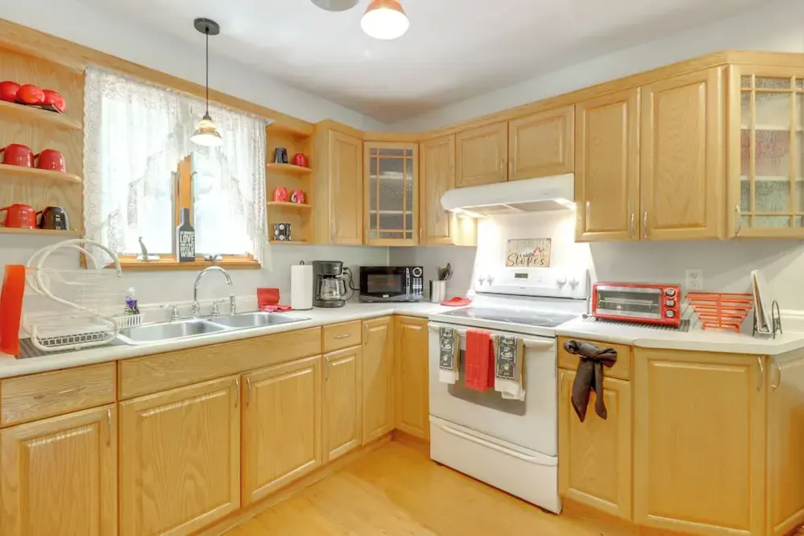 Community Indoor Pool: Tannersville Townhome