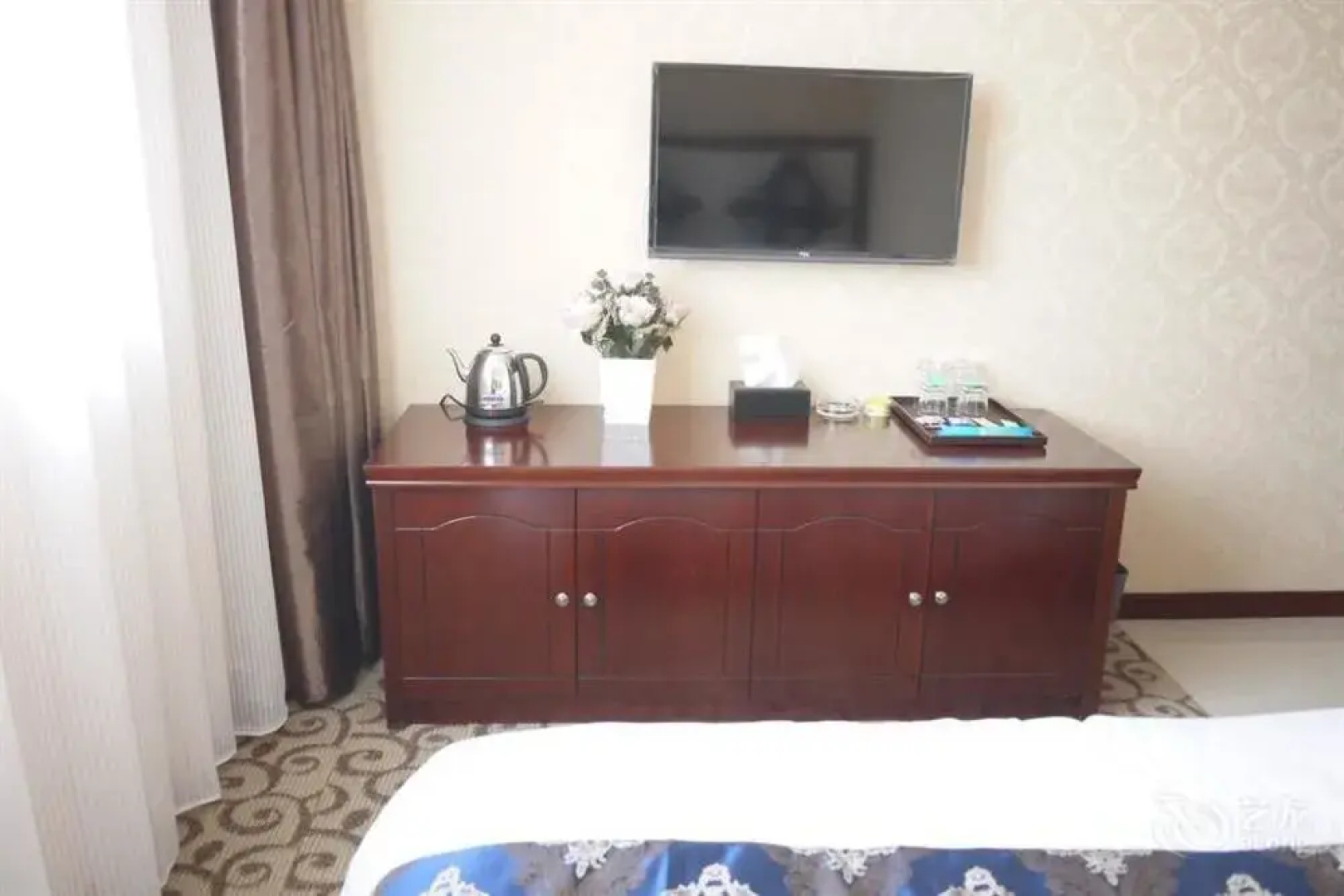 July Hotel