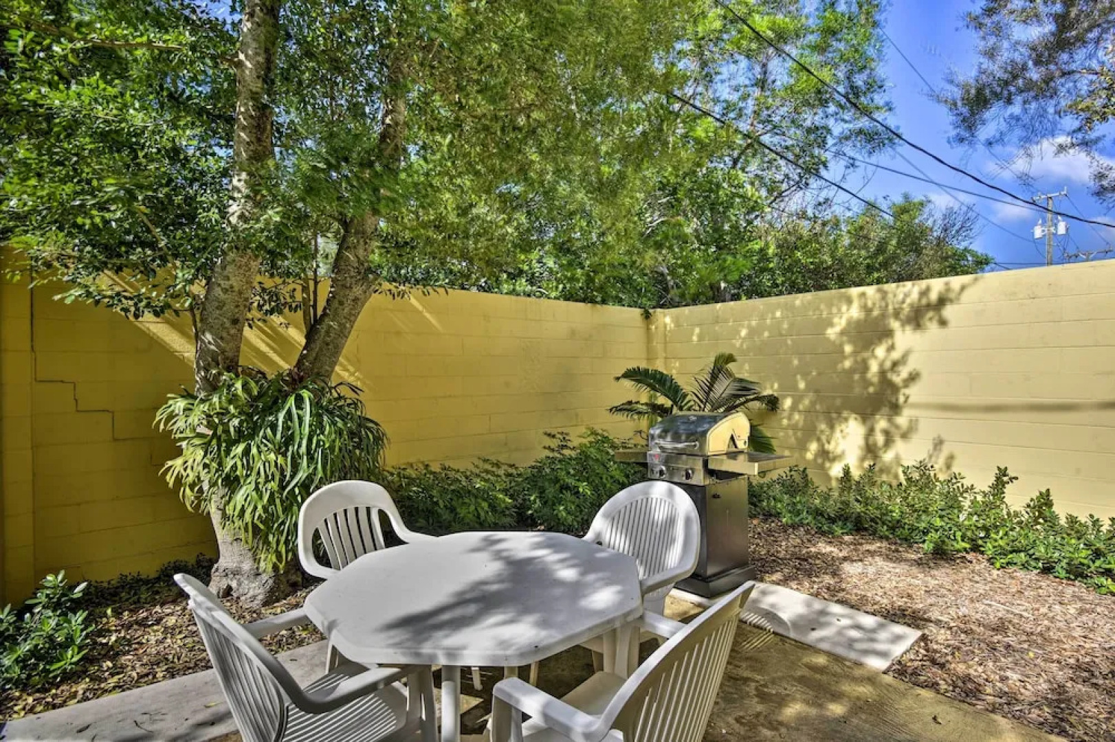 Sunny Cocoa Beach Escape w/ Bikes, Walk to Beach