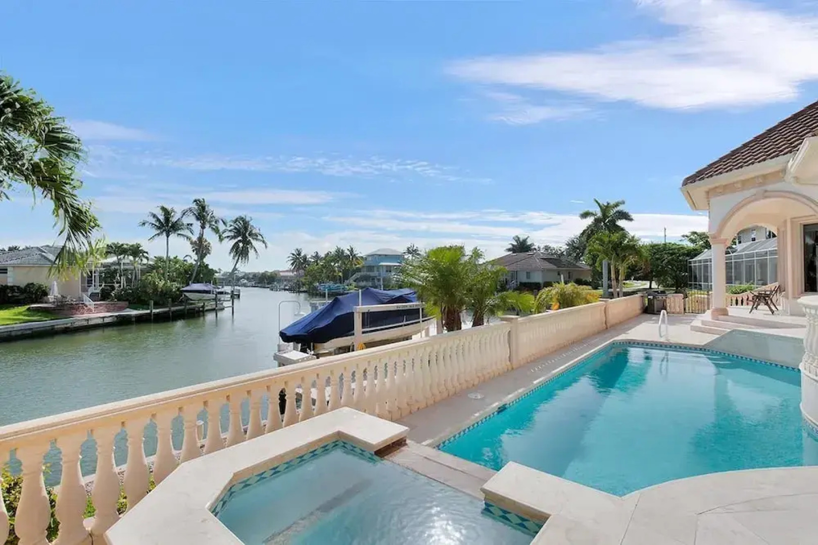 SPIN509 4 Bedroom Holiday Home by Marco Naples Vacation Homes