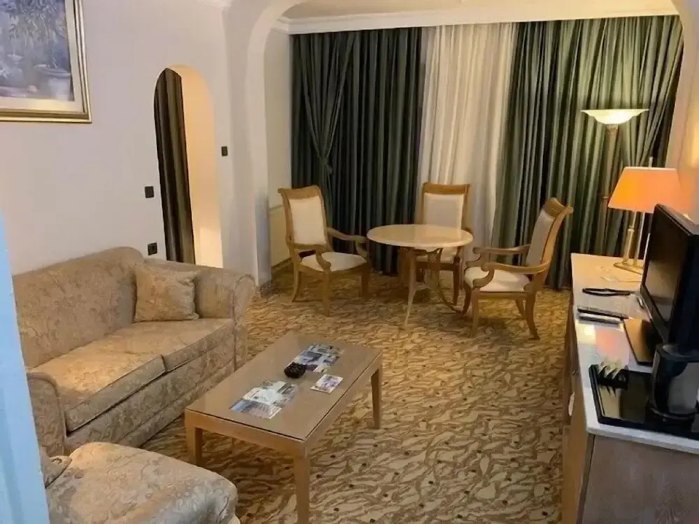 Tas Saray Bardakci Hotel