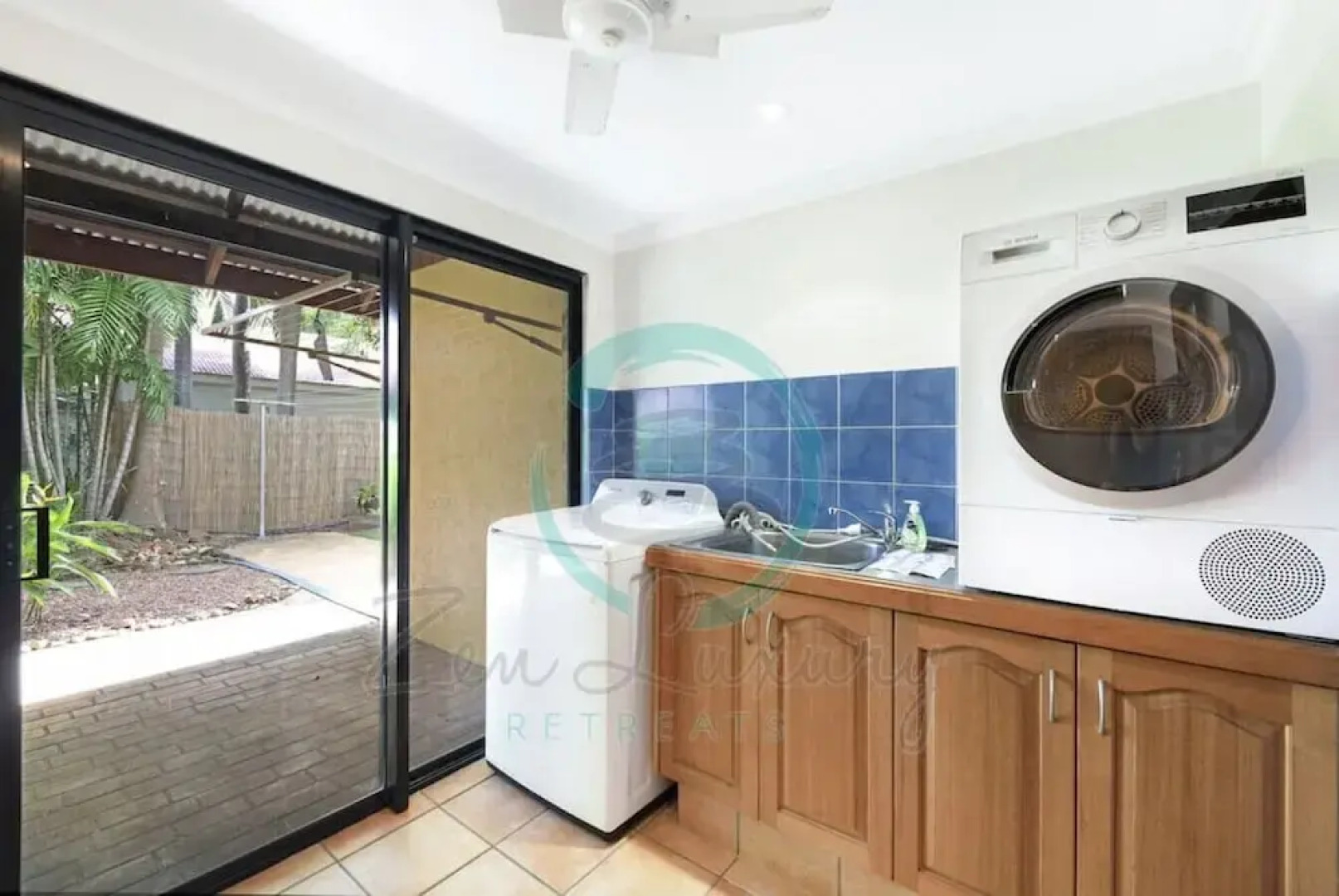 ZENLUX - 3-Story Corporate Golf Retreat