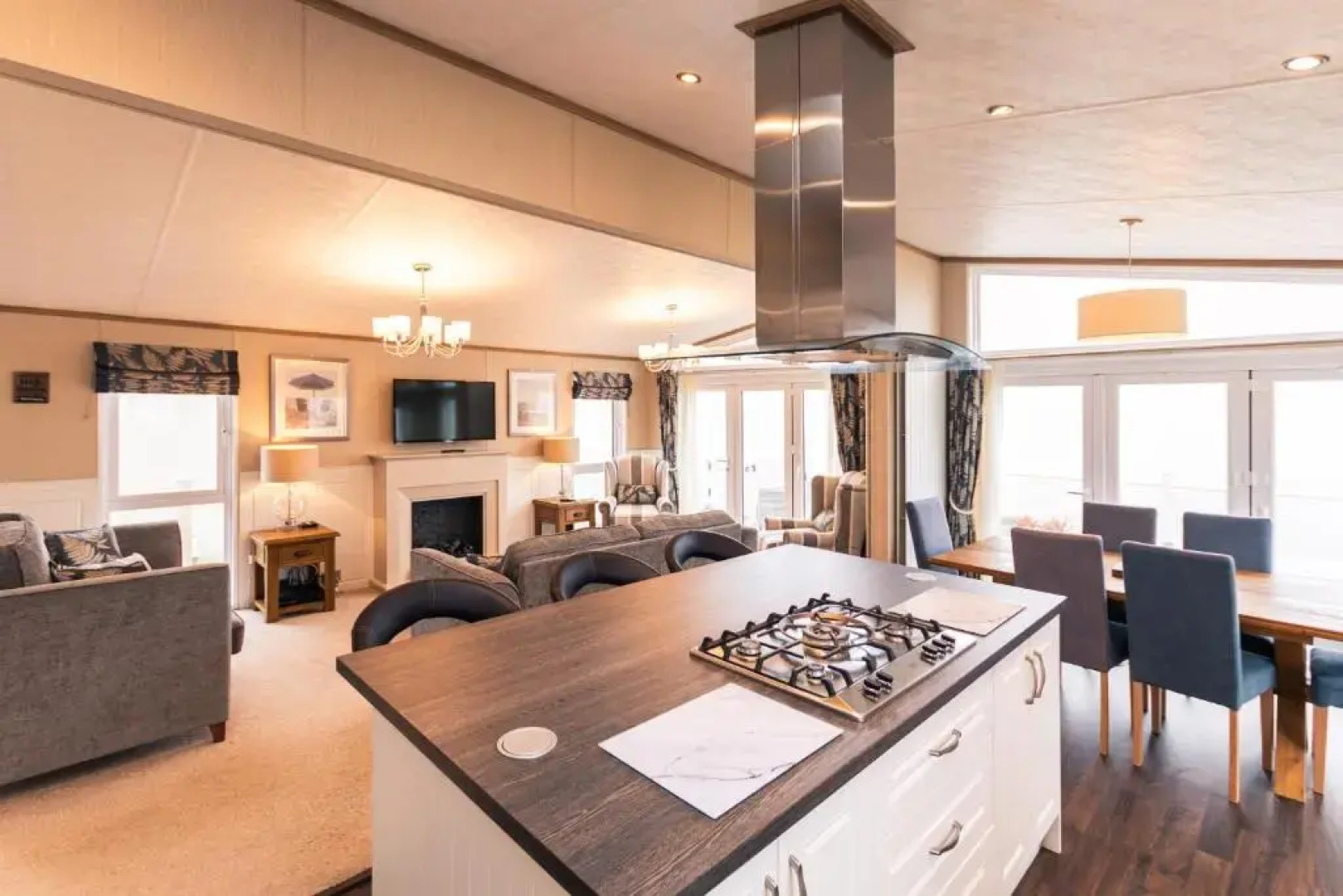 Lakeside Gem with Hot Tub