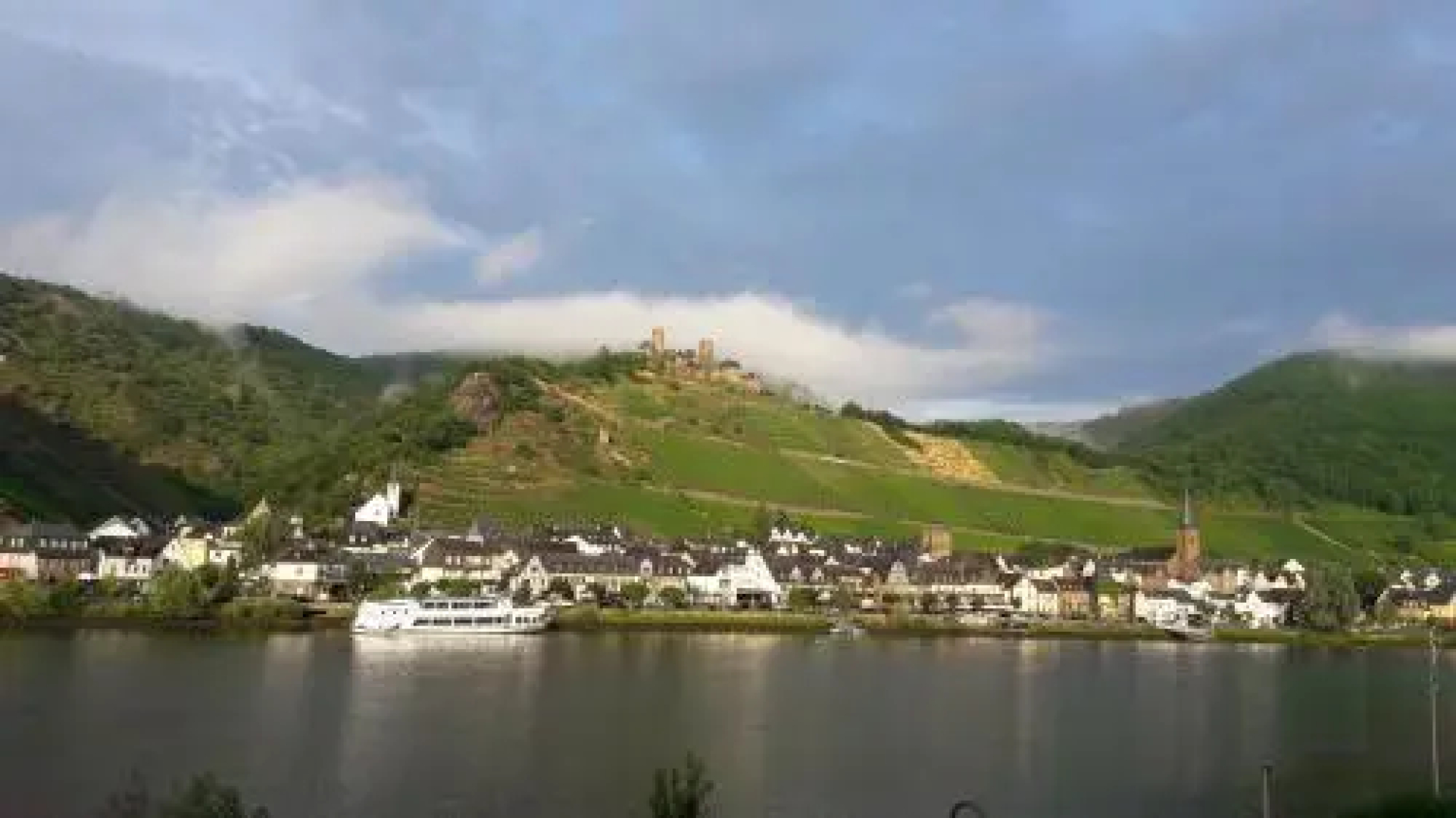 Gästehaus Burgberg, Weinhaus Fries