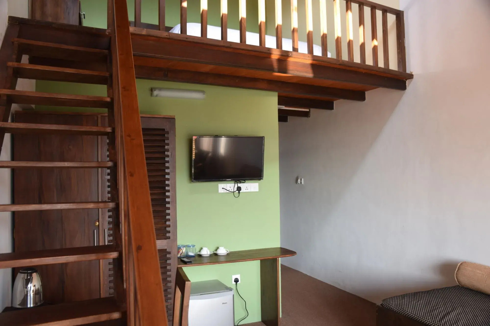 Manudi Glenfallsedge Rest