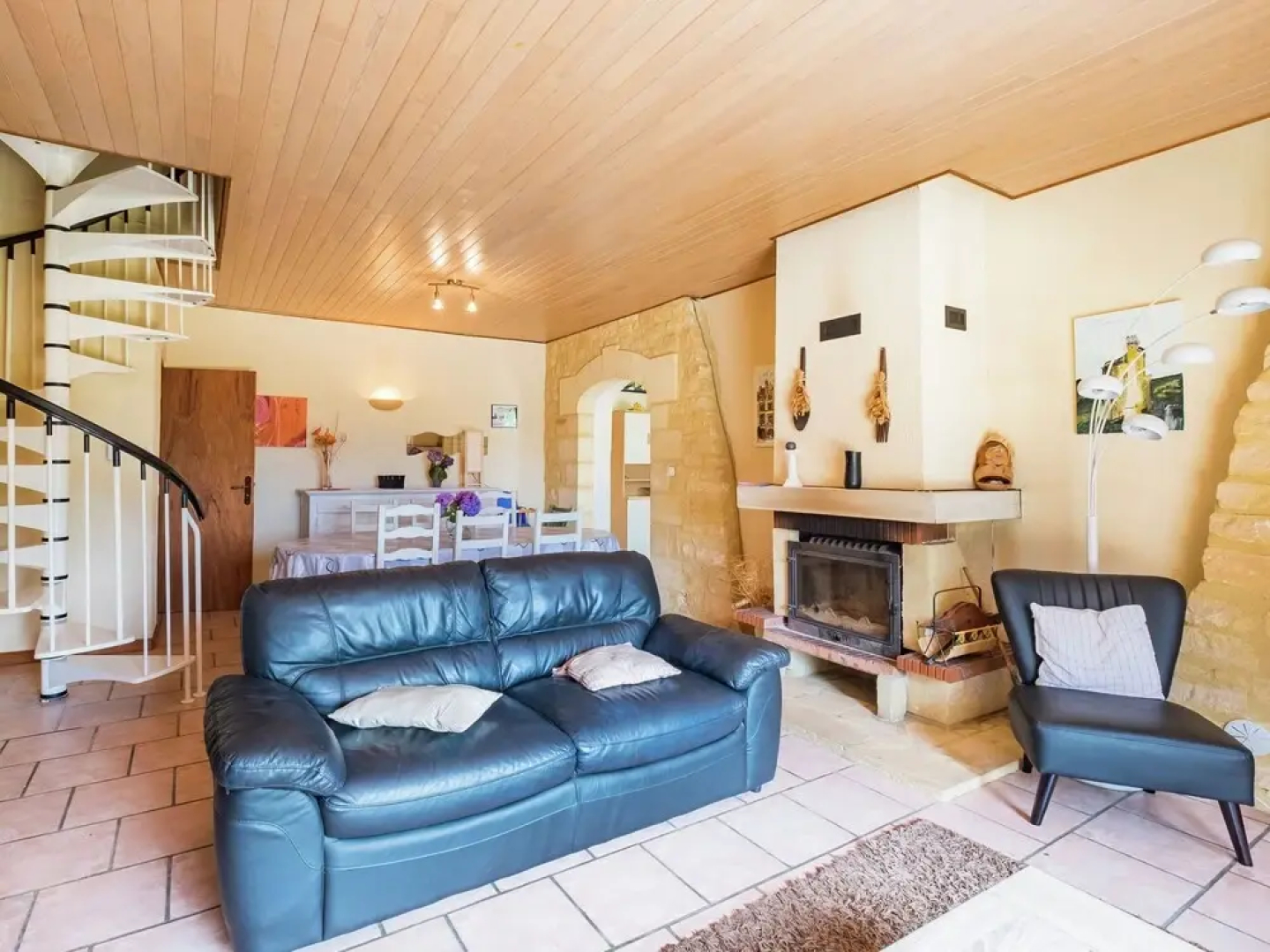 Modern Holiday Home in Marquay with a Private Swimming Pool