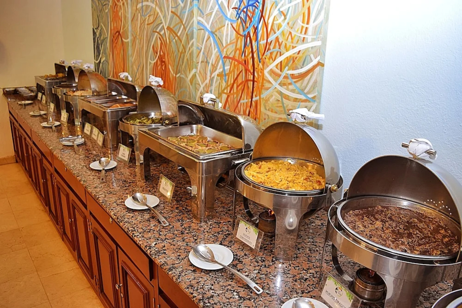 Astur Hotel y Suites