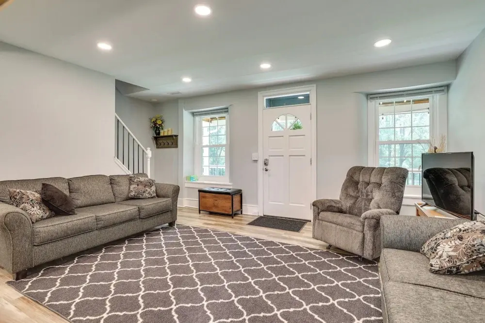 Large Historic Home in Pennsylvania Dutch Country!