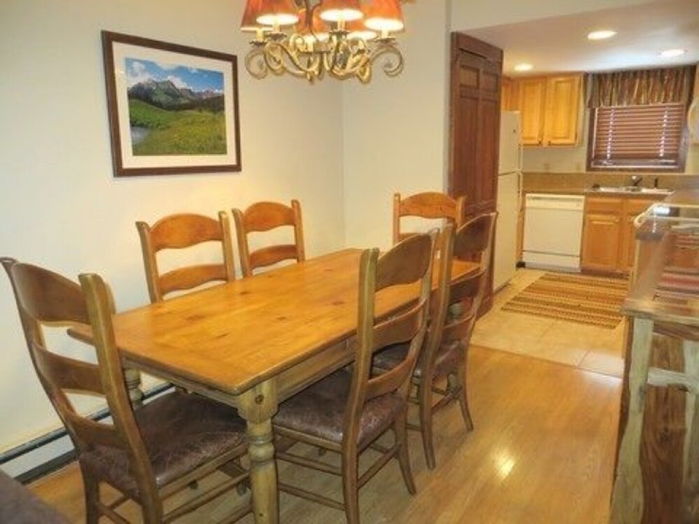 Crested Mountain North by CB Lodging