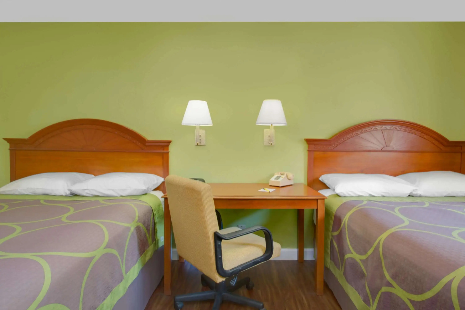 Super 8 by Wyndham Gainesville I-75 Hospital University Area