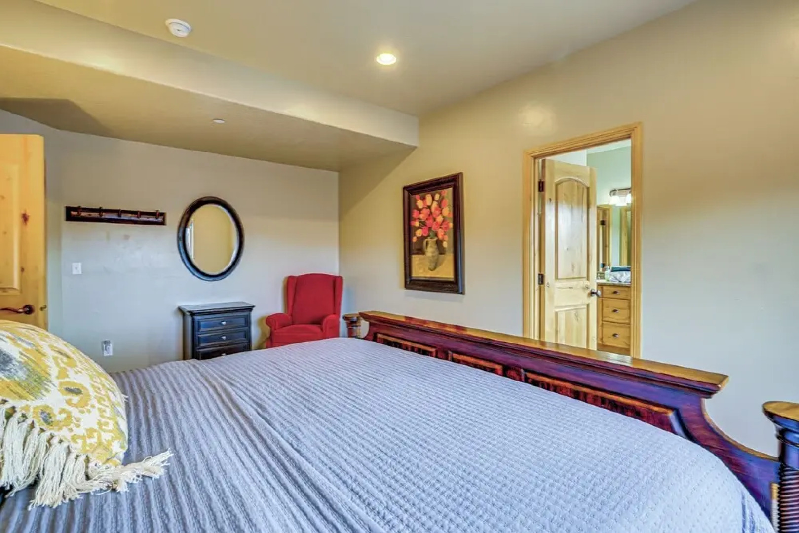 Hot Tub & Mtn-view Deck: Townhome in Eden