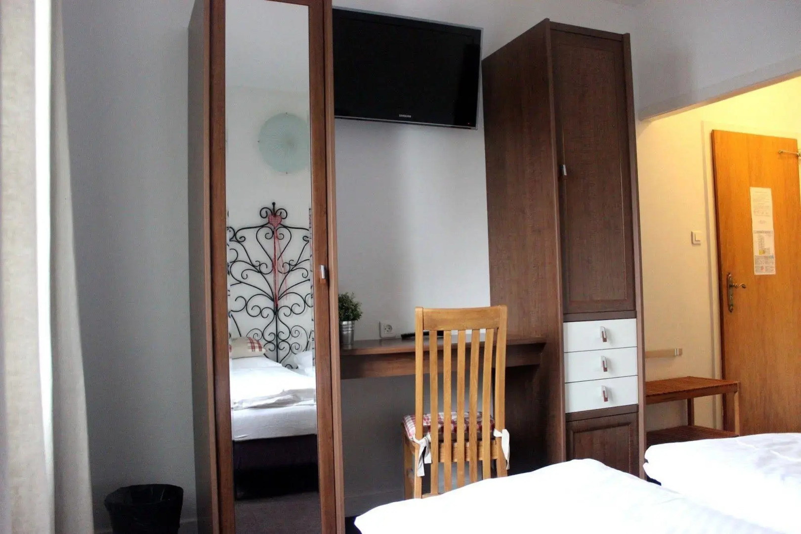 Hôtel La Maison Rouge